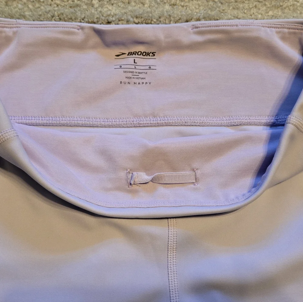 Brooks Ligh Purple Running/Bike Shorts Size Large - Picture 4 of 4